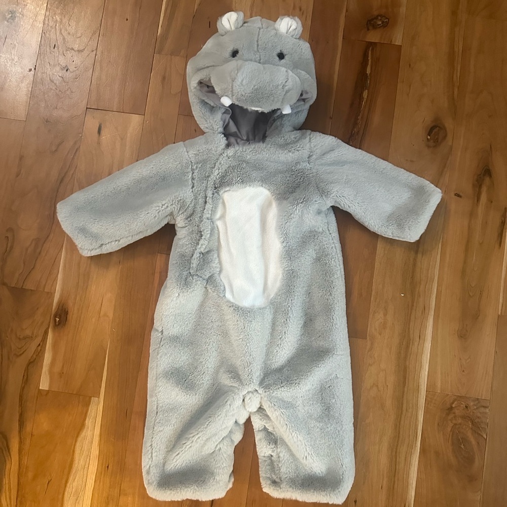 Pottery Barn Kids hippo costume size 6-12 months